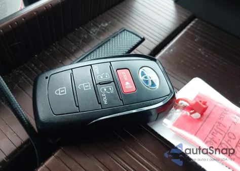 2022 Toyota Sienna Le z USA, uszkodzony, nr VIN 5TDKRKEC7NS133484